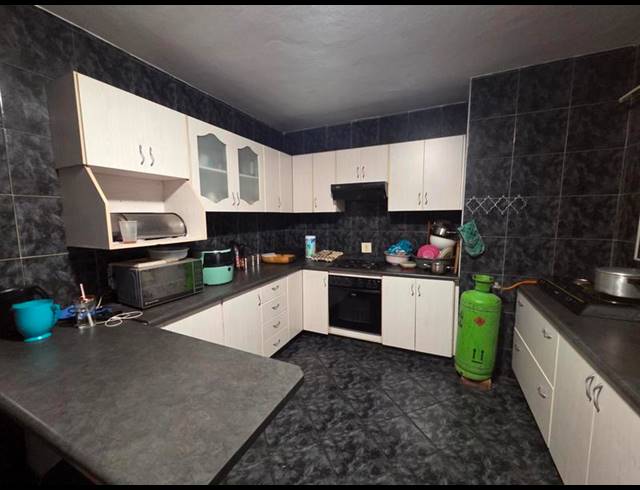 3 BEDROOM PROPERTY TO RENT IN LAUDIUM